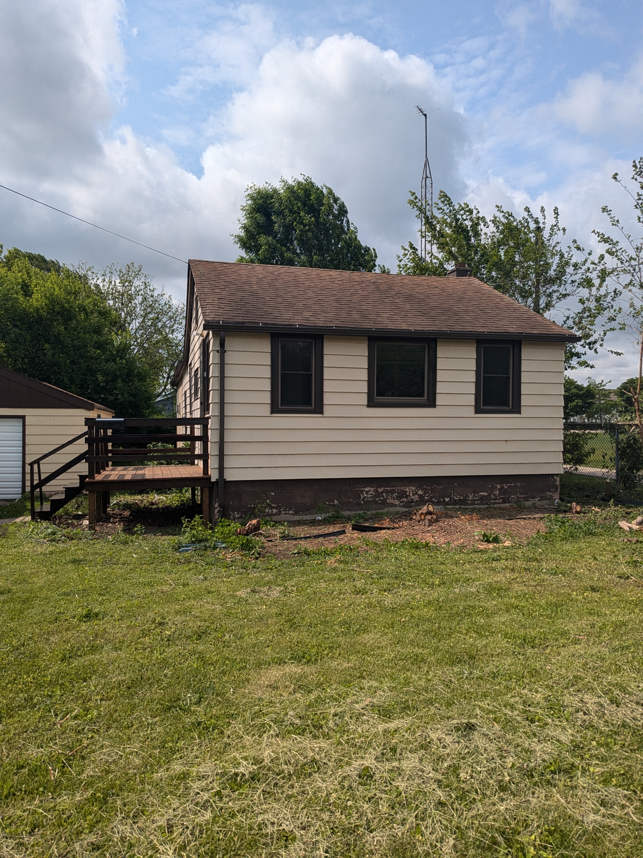 17 West Linwood Avenue